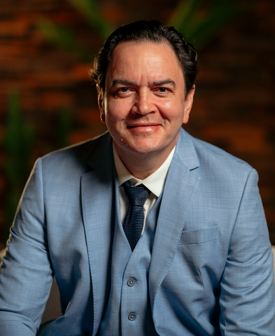 Dr. Leopoldo Menezes